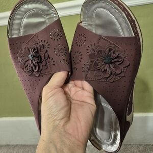 NEW UNWORN Elegant BURGUNDY Women's Sandals Size 11 Womens